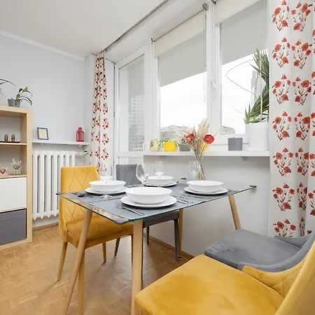 City Center Flowers Near Rondo Onz By Renters Apartment Warsaw
