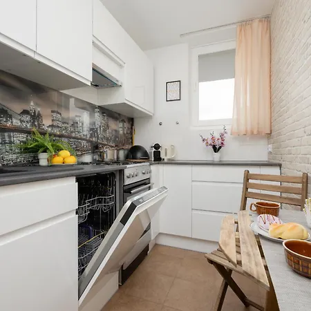 City Center Flowers Near Rondo Onz By Renters Warsaw